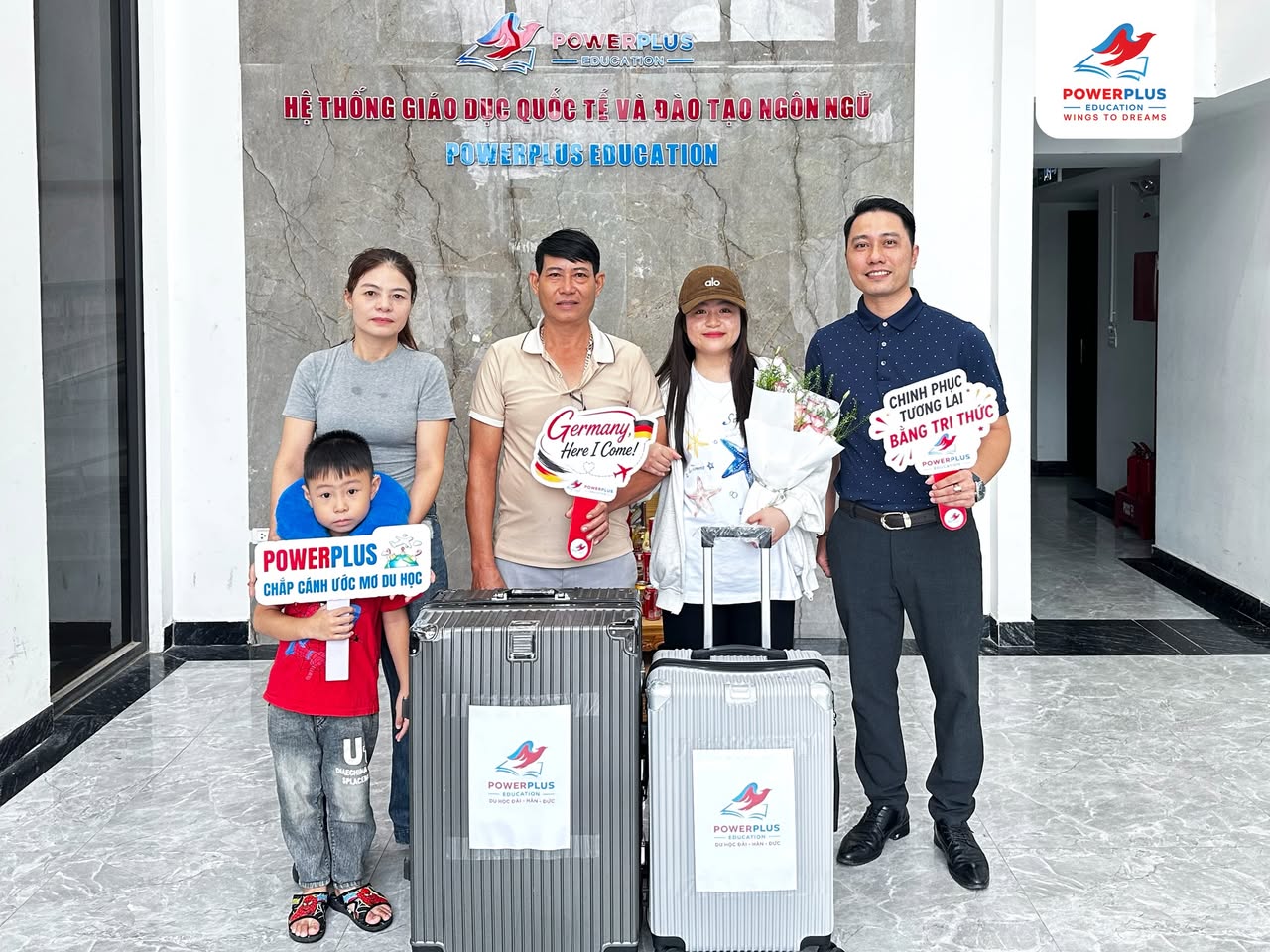 Chúc mừng Hoàng Ngọc Minh Châu và Nguyễn Thị Thúy chính thức sang Đức – Ước mơ đã thành hành trình