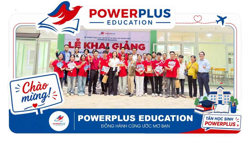 Tập thể học viên và người tham dự lễ khai giảng PowerPlus TP. HCM ngày 27/07/2026