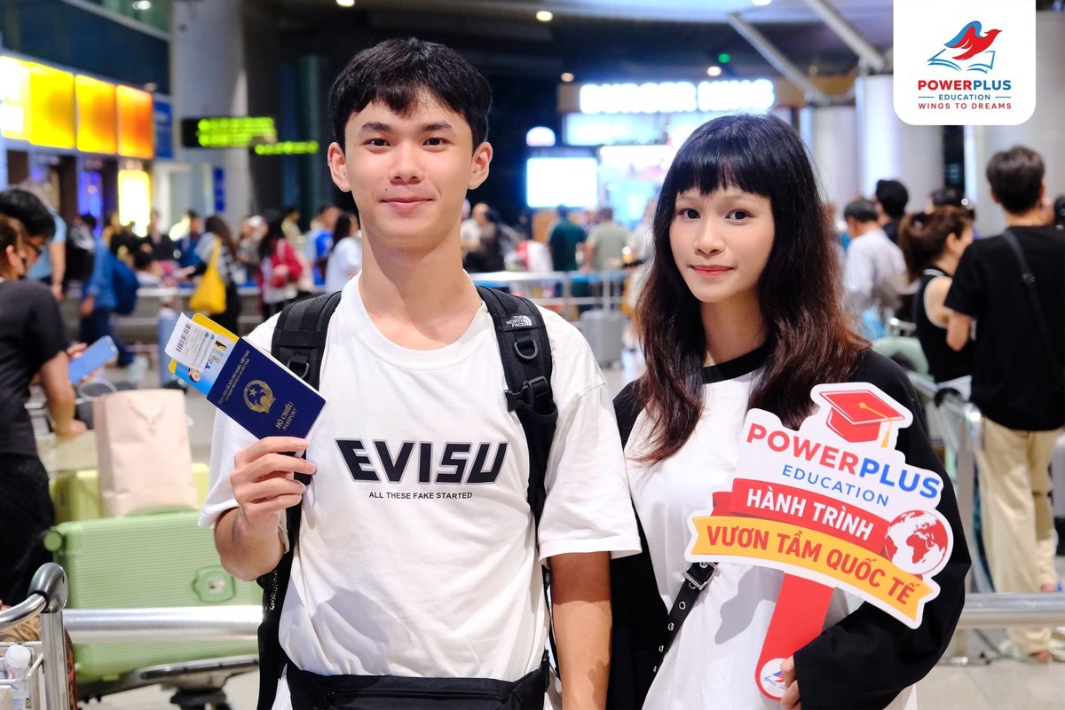 Nguyễn Lê Văn chụp ảnh kỷ niệm trước hành trình học Làm bánh tại Đức