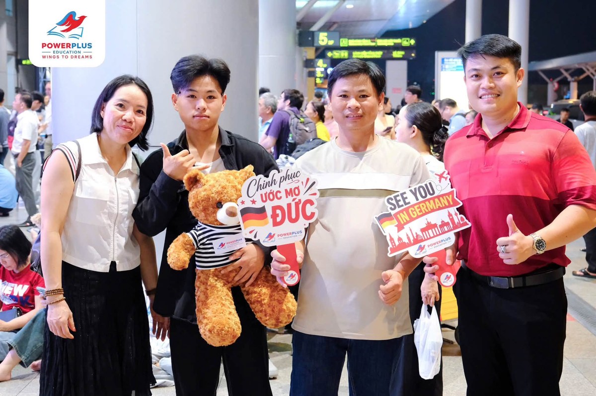 Nguyễn Văn Thành trong bộ ảnh tiễn bay PowerPlus tháng 10 năm 2026